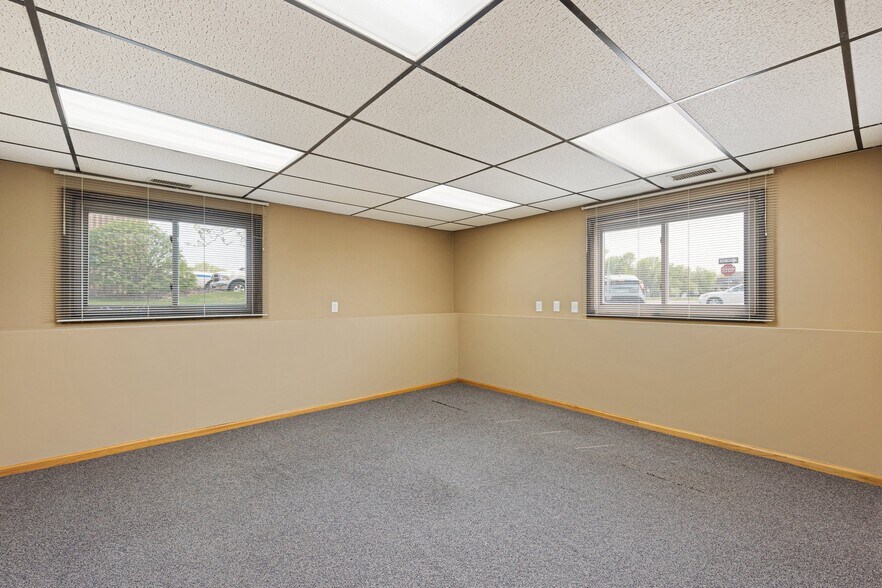 More Photos Of 6957 NW Highway 10, Anoka Office For Lease