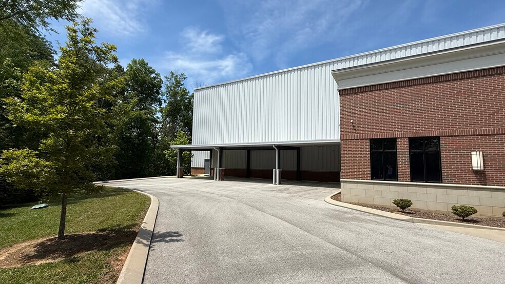 More Photos Of 5463 Watkins St, College Dale Industrial For Lease