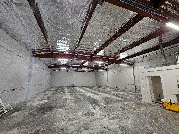 More Photos Of 804 E 18th St, Los Angeles Warehouse For Lease