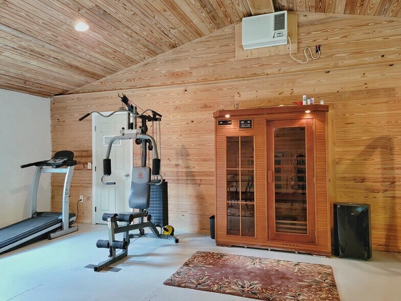 More Photos Of 9545 178th St, Mc Alpin Specialty For Sale
