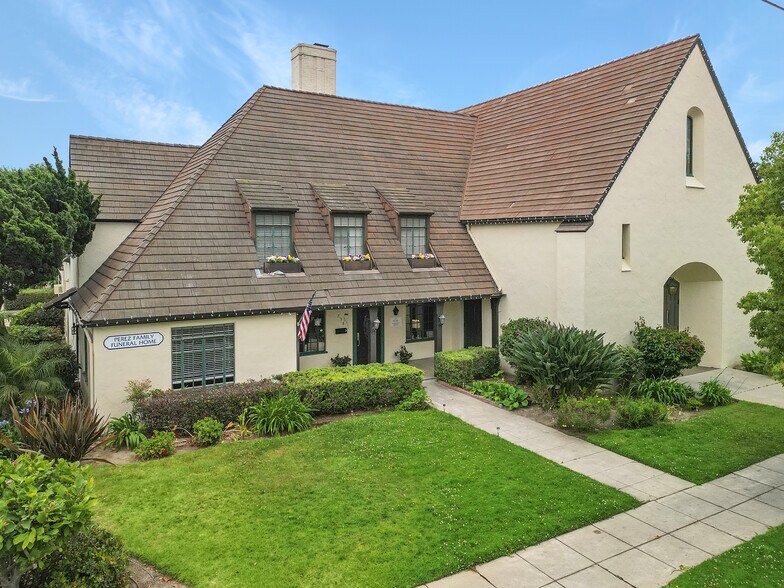 More Photos Of 738 E Santa Paula St, Santa Paula Funeral Home For Sale