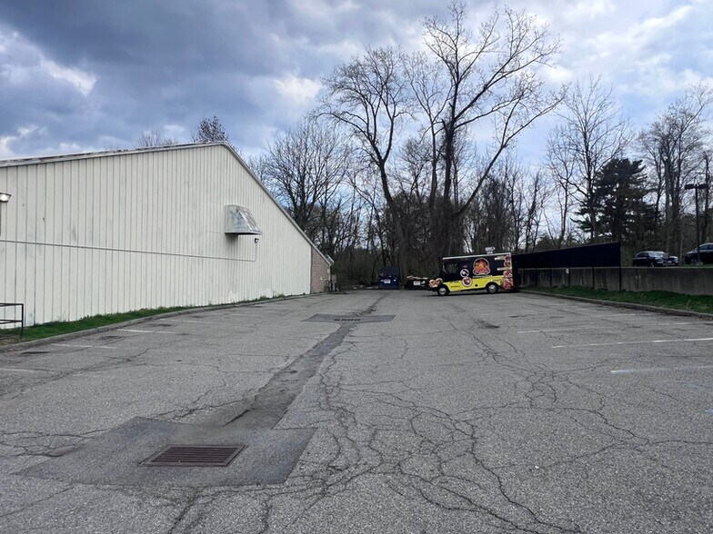 More Photos Of 201 Veterans Rd, Yorktown Heights Warehouse For Sale