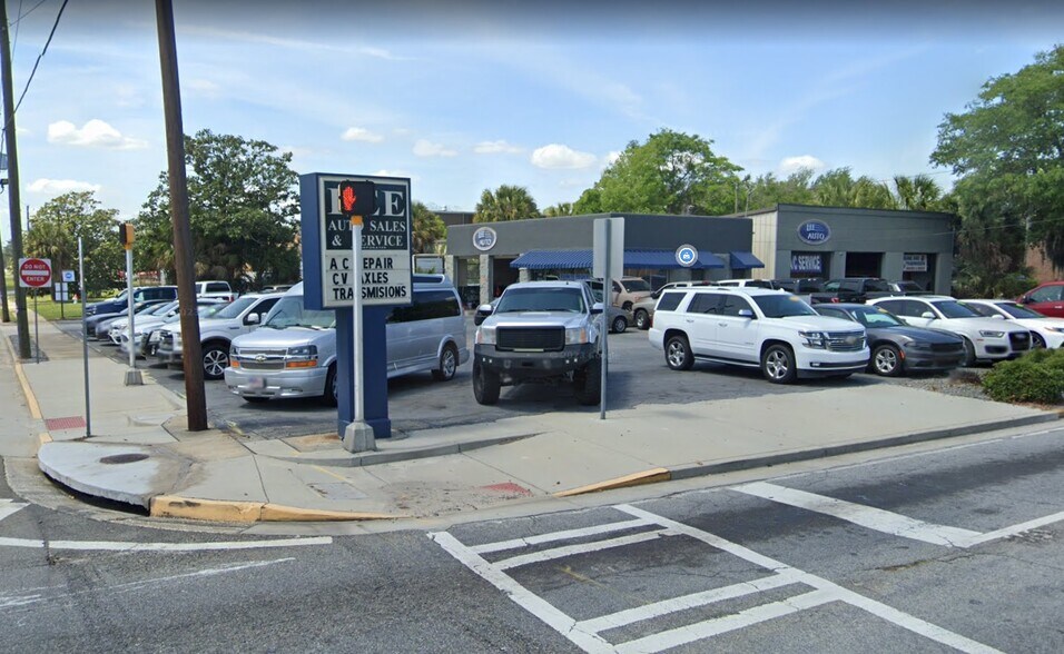 More Photos Of 300 W Hill, Valdosta Auto Dealership For Sale