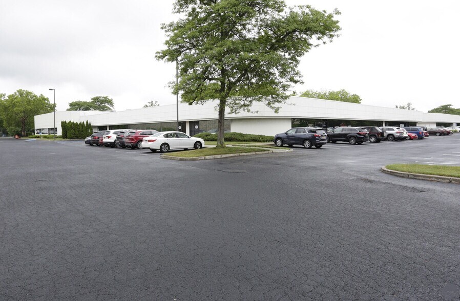 More Photos Of 3505 Veterans Memorial Hwy, Ronkonkoma Office For Sale