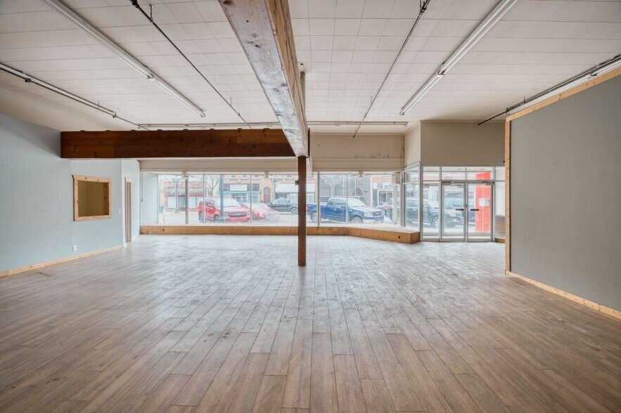 More Photos Of 326 Chestnut St, Virginia Storefront Retail Office For Sale