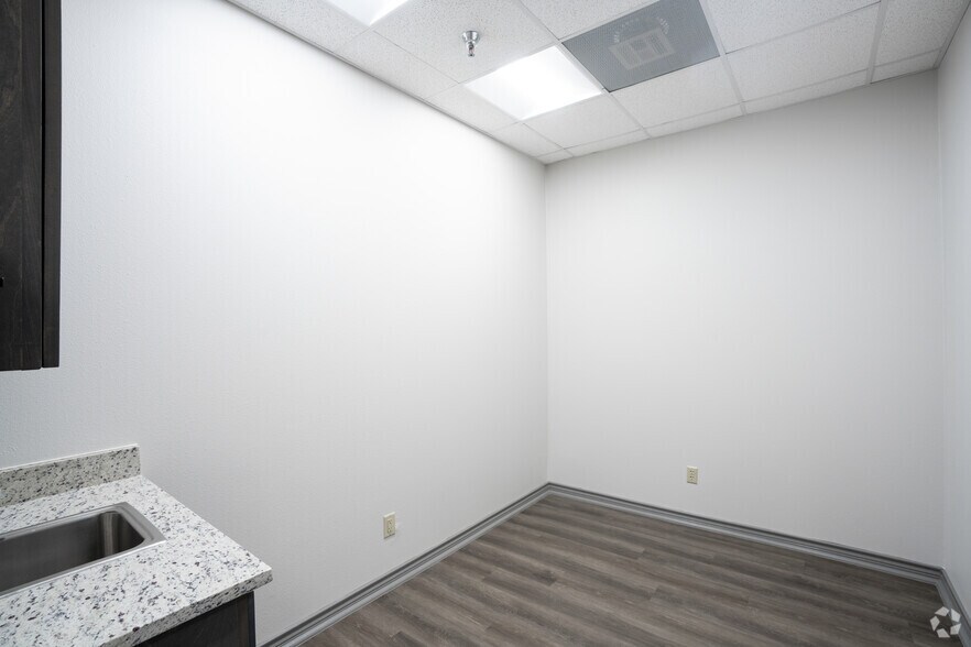 More Photos Of 4151 Jaime Zapata Memorial Hwy, Laredo Medical For Lease