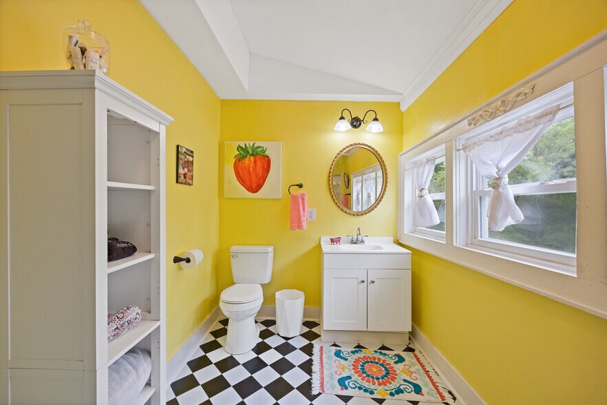 More Photos Of 104 W Main St, Elizabeth City Office Residential For Sale