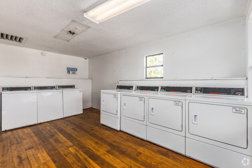 More Photos Of 4990 North Ln, Orlando Apartments For Sale