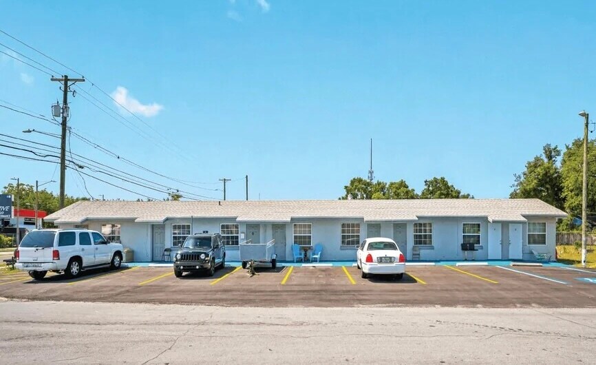 More Photos Of 9718 N Nebraska Ave, Tampa Apartments For Sale