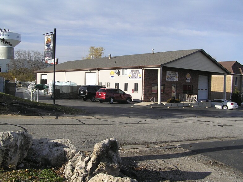 More Photos Of 1817 Scherer Pky, Saint Charles Warehouse For Lease