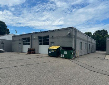 More Photos Of 4851 Shoreline Dr, Mound Freestanding For Sale