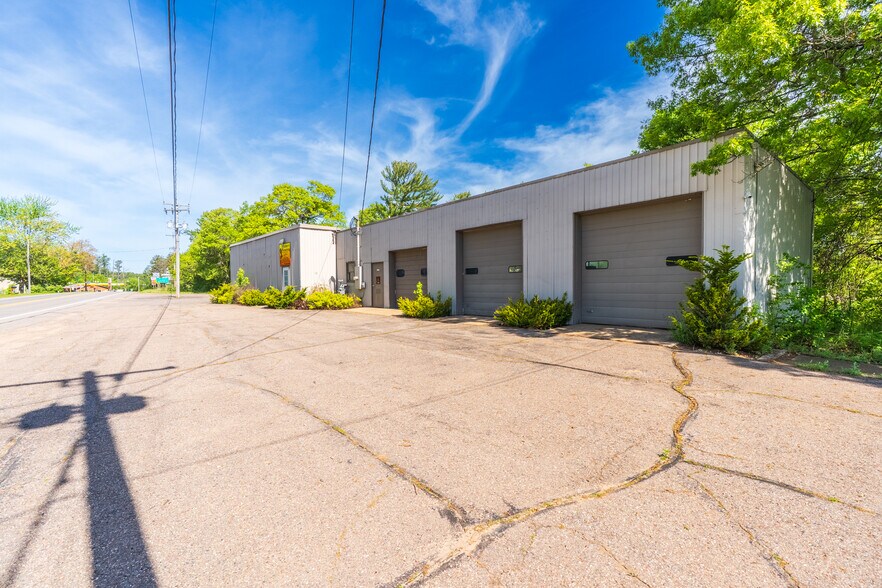 More Photos Of 459 Southgate Dr, Tomahawk Industrial For Sale