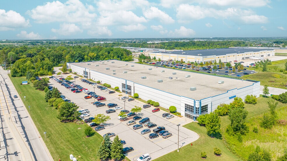 More Photos Of 100 W Oakwood Rd, Oak Creek Manufacturing For Lease