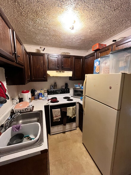 More Photos Of 21290 Great Mills Rd, Lexington Park Service For Sale