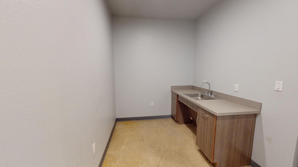 More Photos Of 100 Precision, Buda Warehouse For Lease