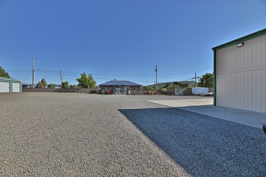 More Photos Of 21 Ball Rd, Eagle Point Warehouse For Sale