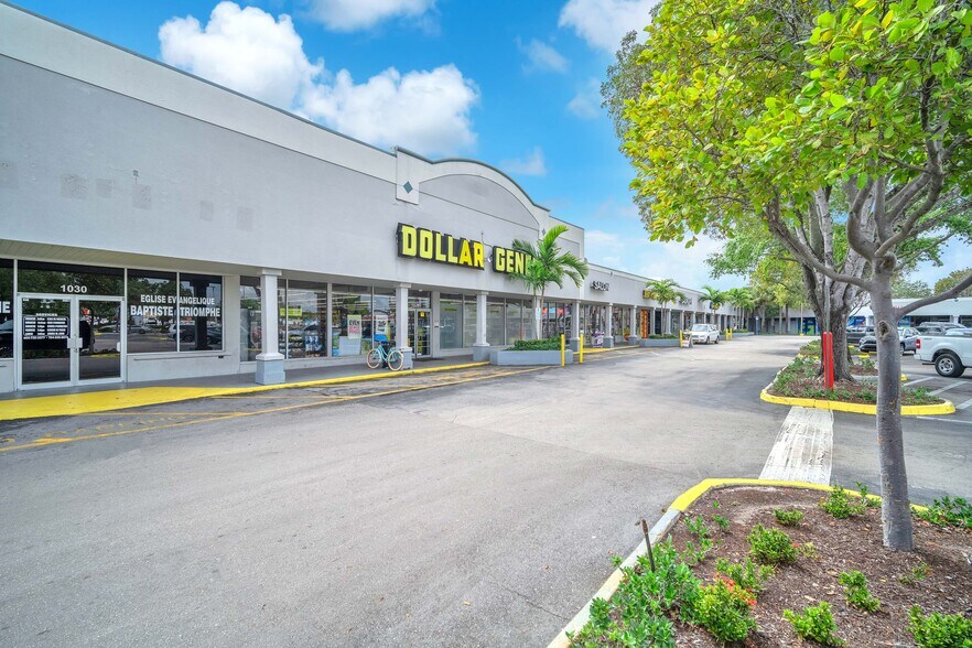 More Photos Of 904-1048 E Sample Rd, Pompano Beach Unknown For Lease