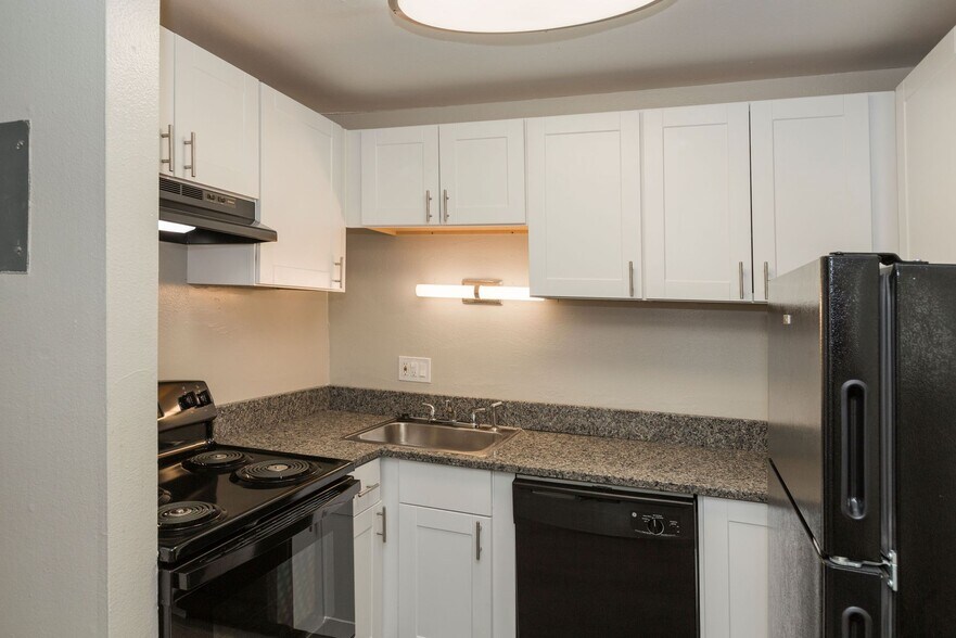 More Photos Of 3349 E Fountain Blvd, Colorado Springs Apartments For Sale