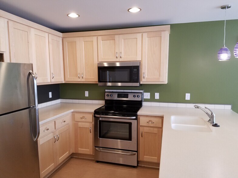 More Photos Of 735 SW Jackson St, Topeka Apartments For Sale