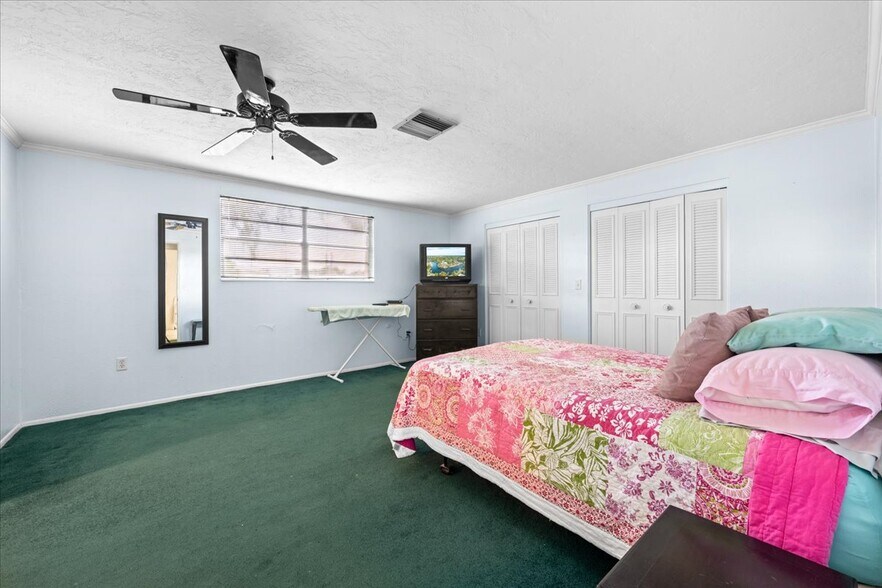More Photos Of 5812 Missouri Ave, New Port Richey Flex For Sale