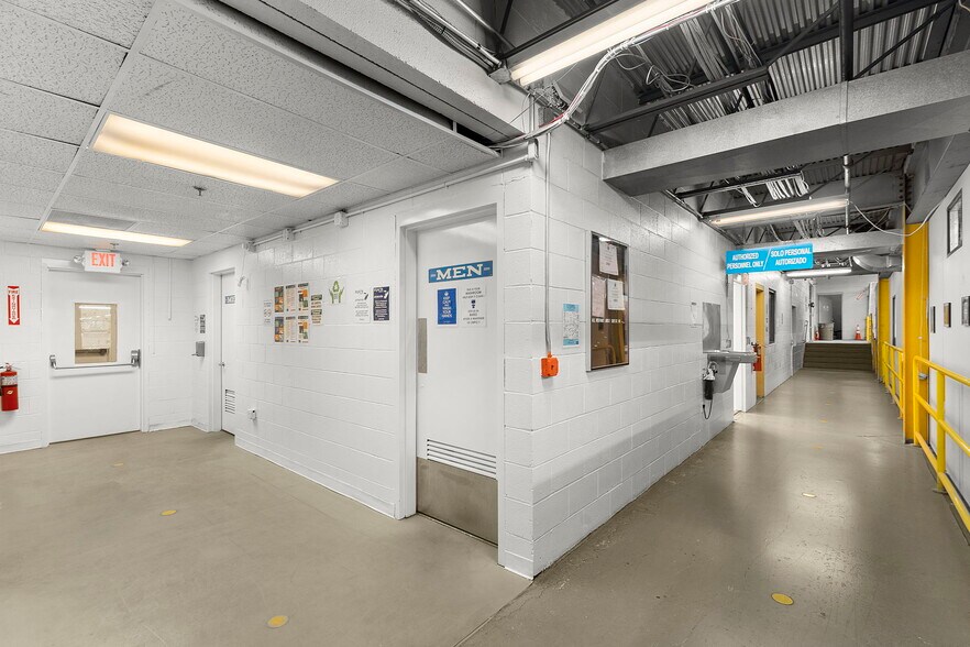 More Photos Of 100-118 John F Kennedy Dr N, Bloomfield Warehouse For Lease