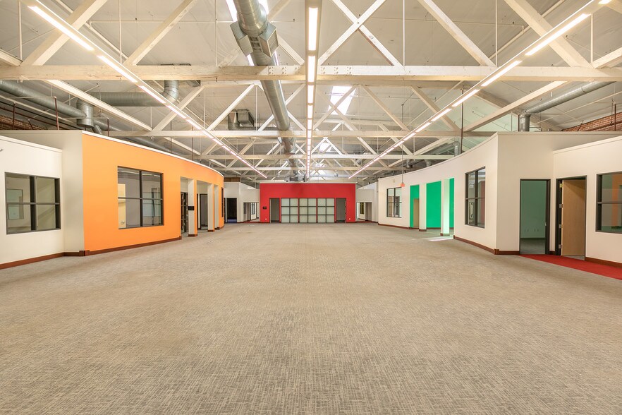 More Photos Of 5903-5909 Christie Ave, Emeryville Office For Sale
