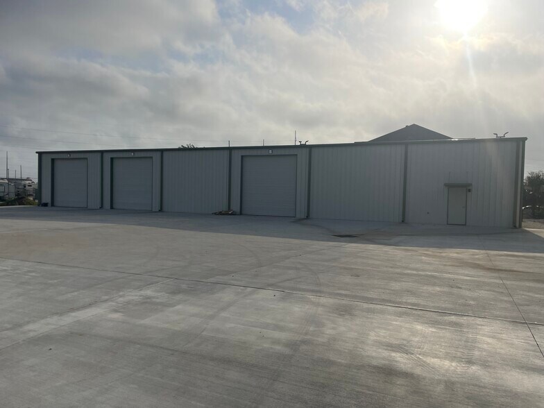 More Photos Of 2023 H O Mills hwy, Port Arthur Warehouse For Lease