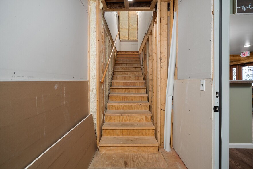 More Photos Of 915 S Clinton St, Stockbridge Restaurant For Sale