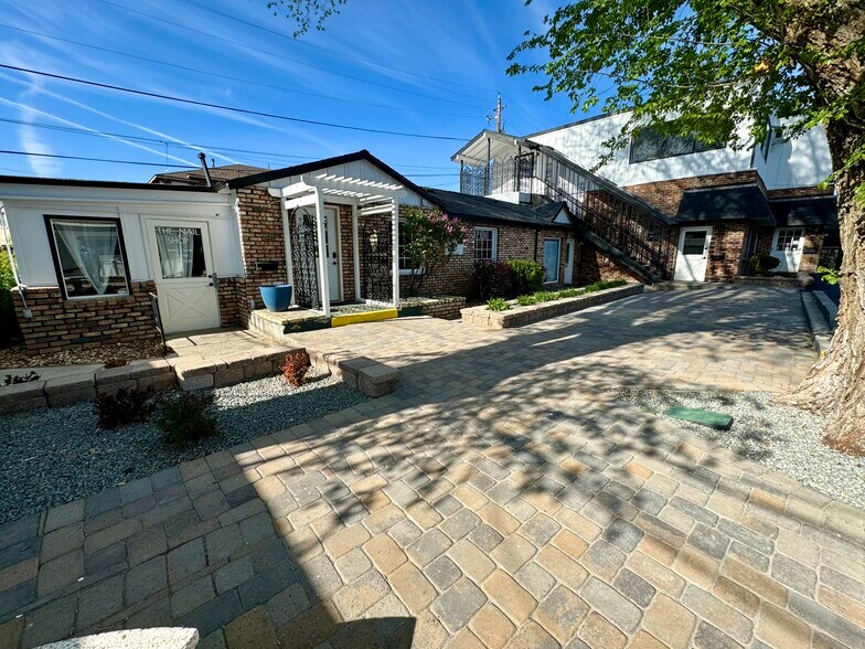 More Photos Of 22 Hillcrest Dr, Reno General Retail For Sale