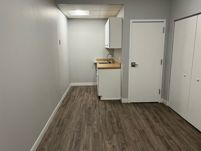 More Photos Of 5000 Lawndale Ave, Baltimore Office For Lease