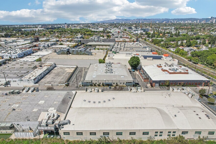 More Photos Of 3525 Eastham Dr, Culver City Office For Lease