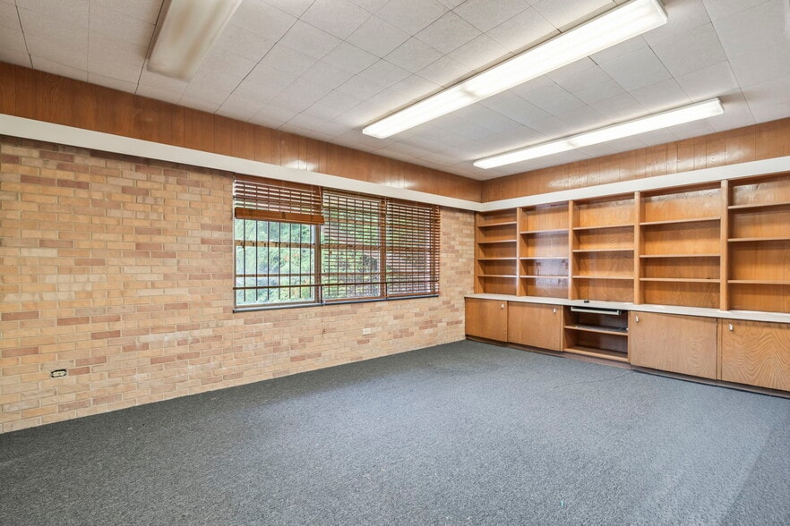 More Photos Of 3511 Linkwood Dr, Houston Religious Facility For Sale
