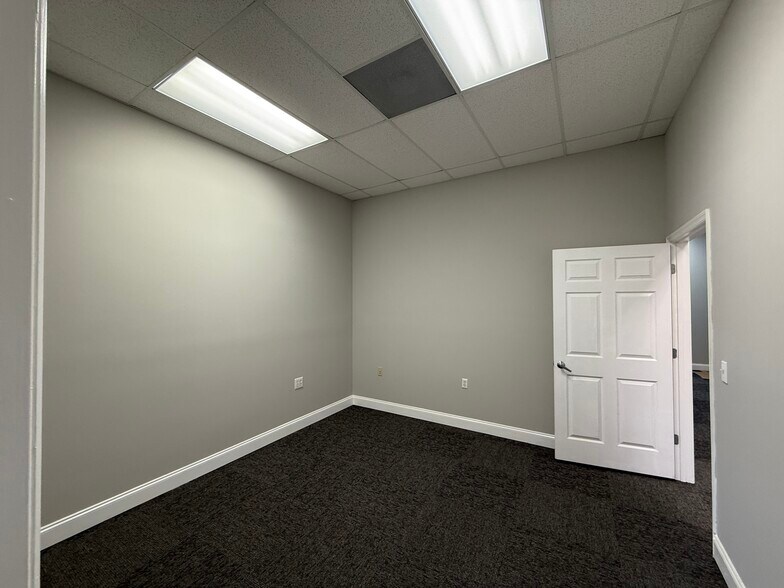 More Photos Of 100 Burnsed Pl, Oviedo Medical For Lease