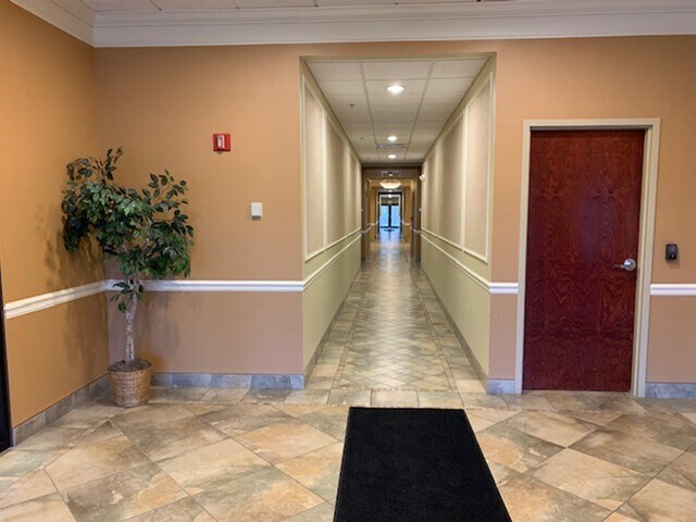 More Photos Of 1881 Western Ave, Albany Medical For Lease