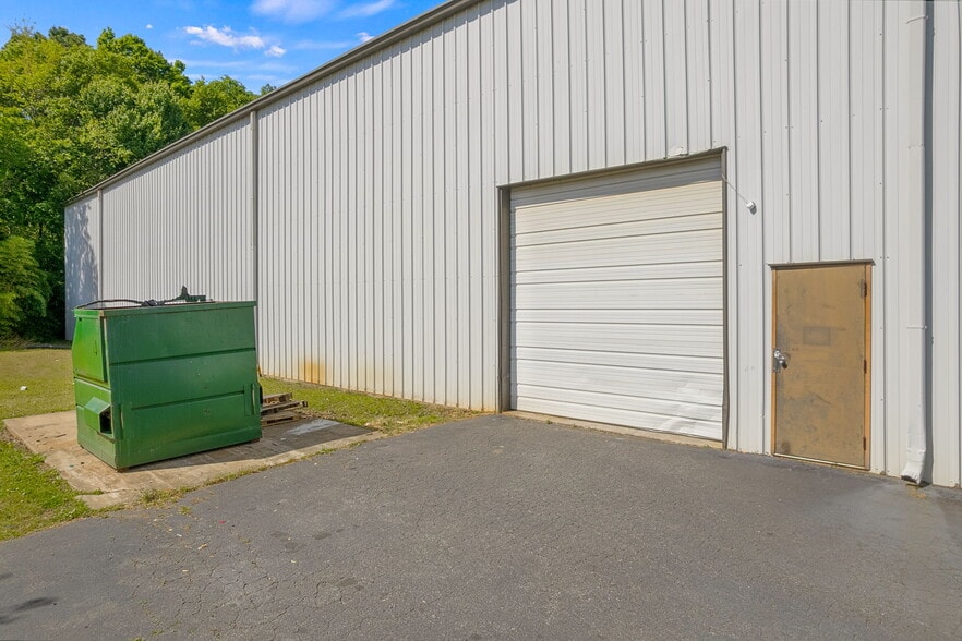 More Photos Of 311 England Pl, Spartanburg Manufacturing For Lease