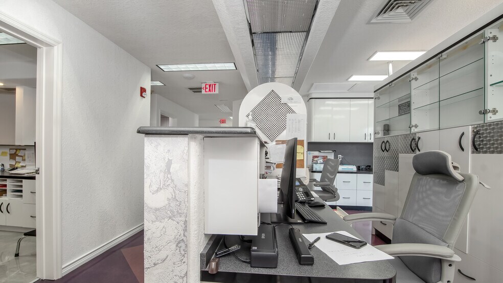 More Photos Of 7777 N University Dr, Tamarac Medical For Sale