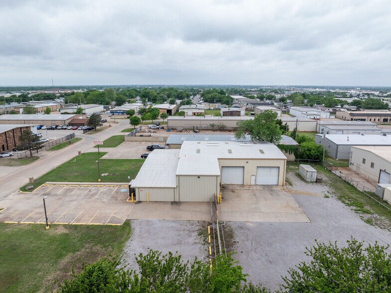 More Photos Of 813 SE 84th St, Oklahoma City Manufacturing For Sale