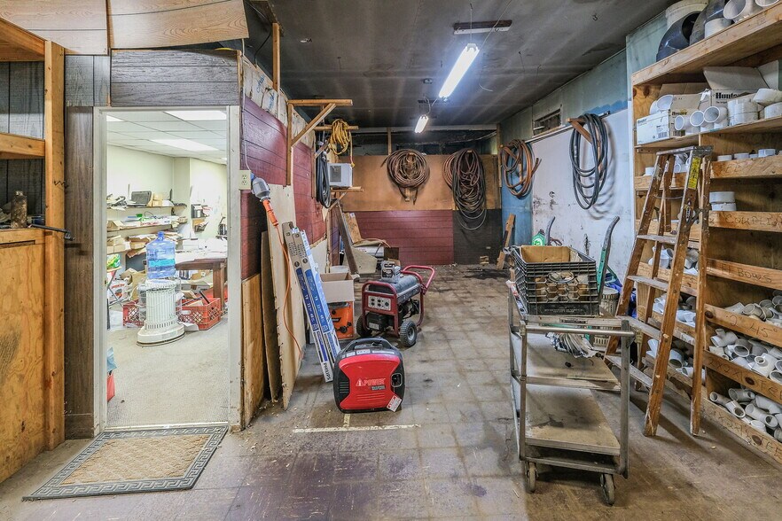 More Photos Of 340 Marconi Blvd, Copiague Warehouse For Sale