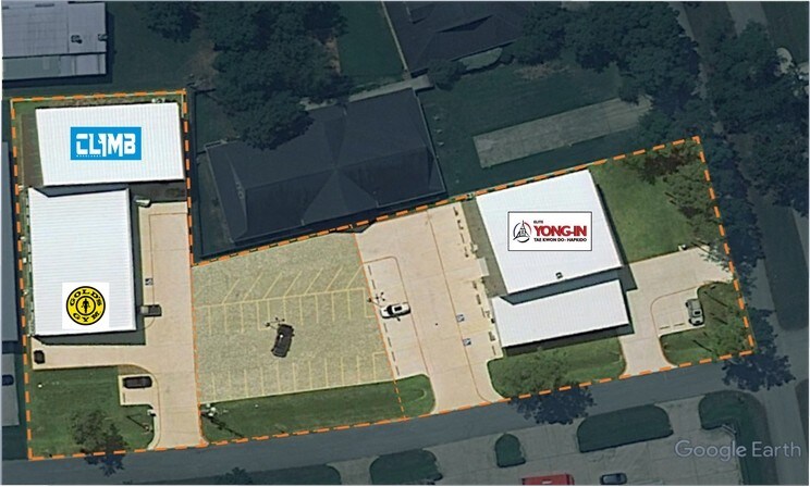 More Photos Of 7515 Oak Bluff Dr, Magnolia Office For Lease