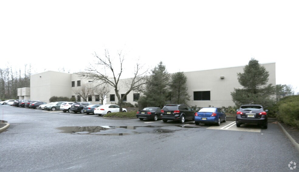 More Photos Of 1325 Campus Pky, Wall Township Office For Lease