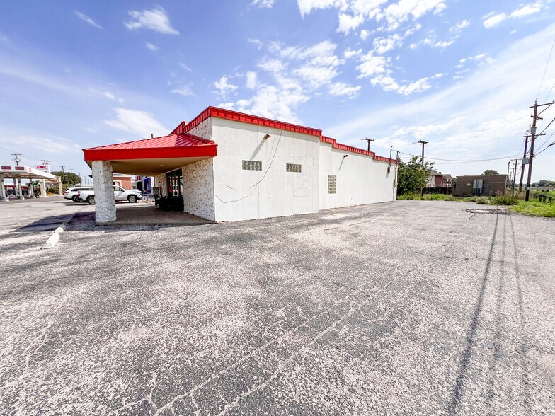 More Photos Of 4200 N Midland Dr, Midland Office For Lease