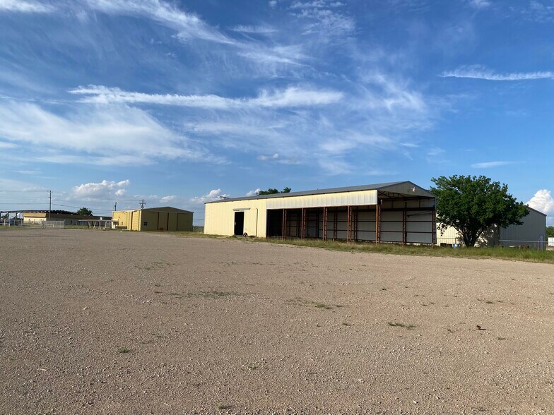 More Photos Of 8051 Seymour Hwy, Wichita Falls Warehouse For Lease