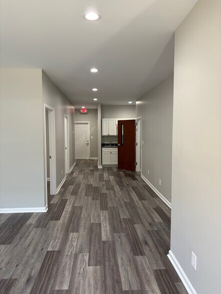 More Photos Of 140 Bridges Rd, Mauldin Office For Lease