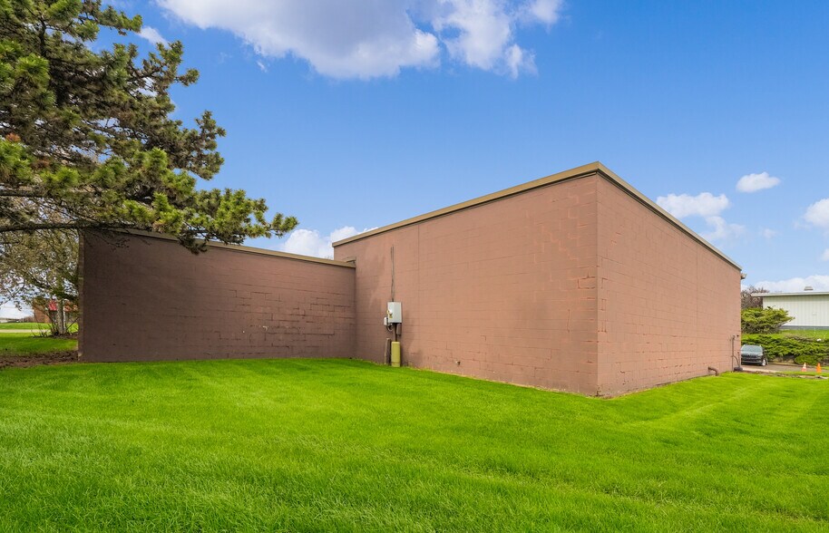 More Photos Of 4130 44th St SE, Grand Rapids Office For Sale