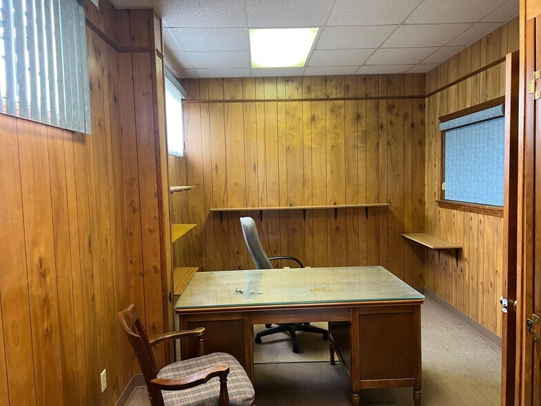 More Photos Of 1506 Corporate Dr, Shreveport Manufacturing For Lease