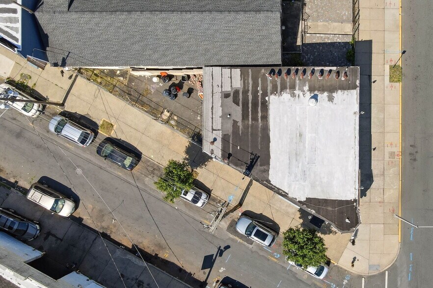 More Photos Of 625-627 Springfield Ave, Newark Storefront For Sale