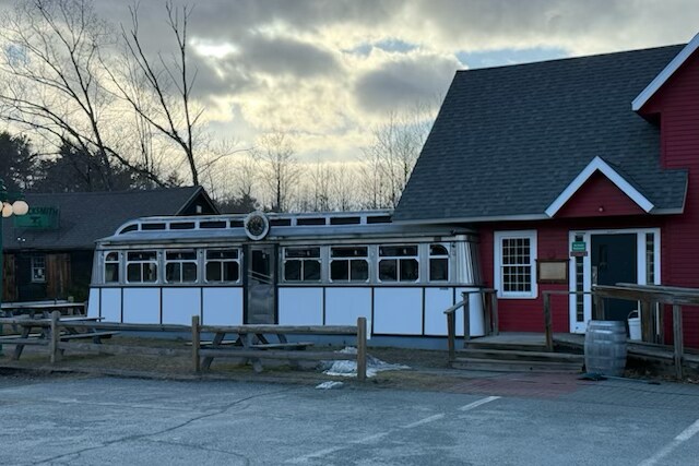 More Photos Of 20 Quechee Gorge Vlg dr, Quechee General Retail For Lease