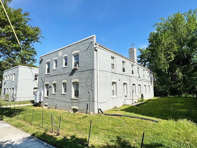 More Photos Of , Washington Multifamily For Sale