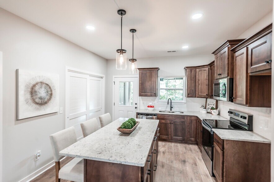 More Photos Of 903 Main st, Springfield Apartments For Sale