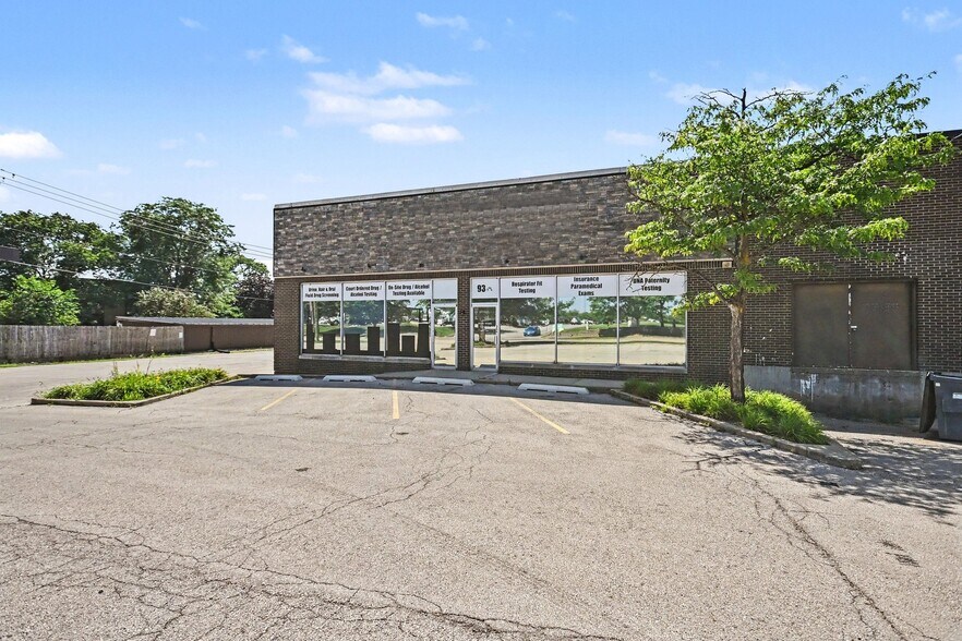 More Photos Of 93 Caterpillar Dr, Joliet Medical For Lease